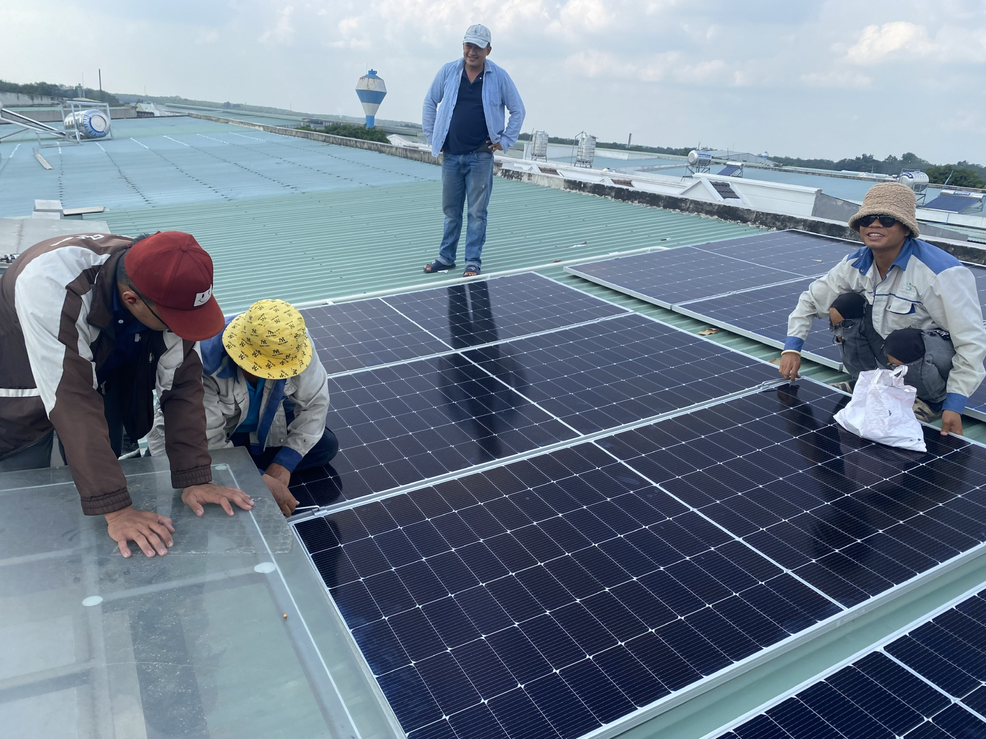 BÌNH DƯƠNG-16kWp LƯU TRỮ - CÔNG TY GIA ĐÌNH ANH TUẤN